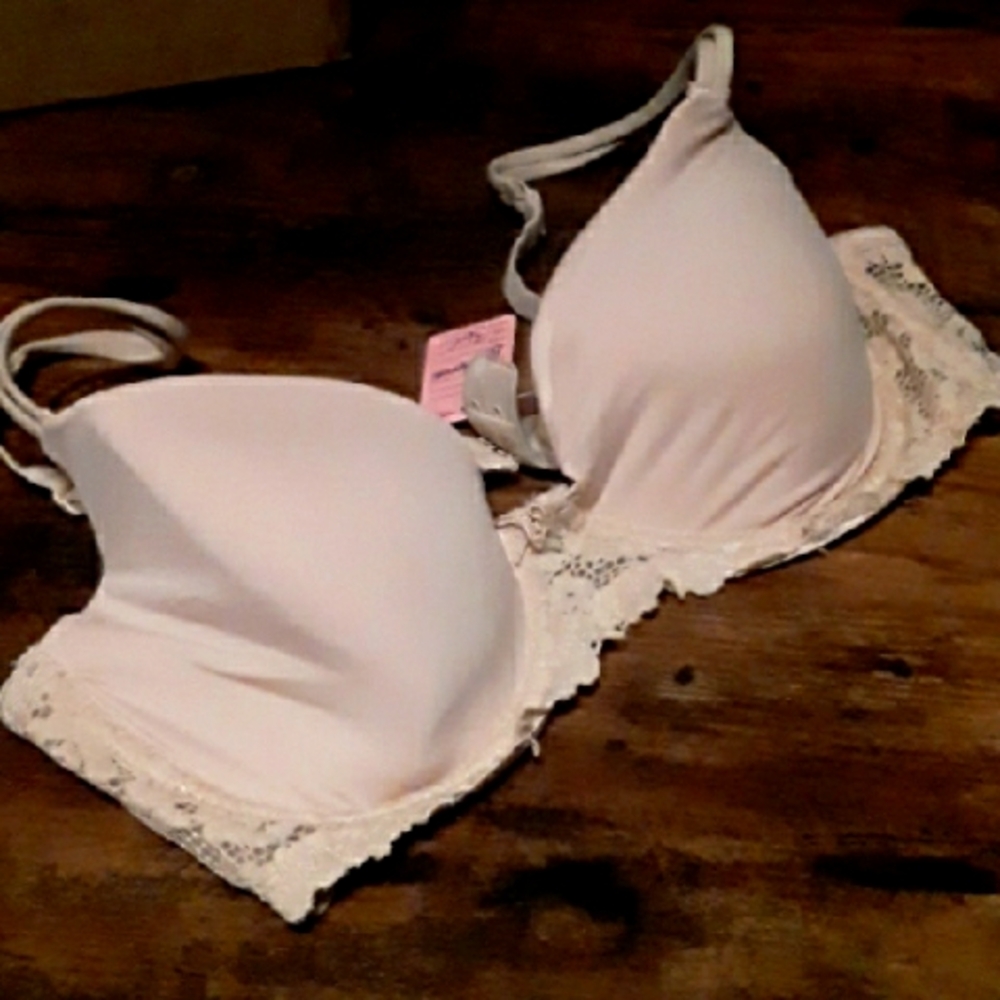 36C Feminine & Girly No Boundaries Beige Lace Padded underwire Gorgeous Bra